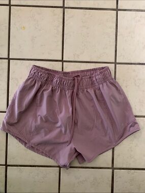 Leg3nd Women’s athletic shorts size Medium